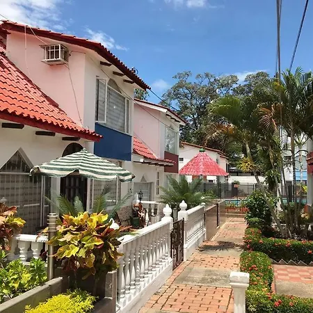 Casa Comoda, Bien Ubicada En Conjunto Con Piscina Melgar Exterior photo